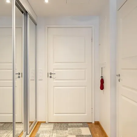 Kokonainen 73 M2, Taeydellisellae Sijainnilla, Ilmainen Parkkipaikka Apartamento *