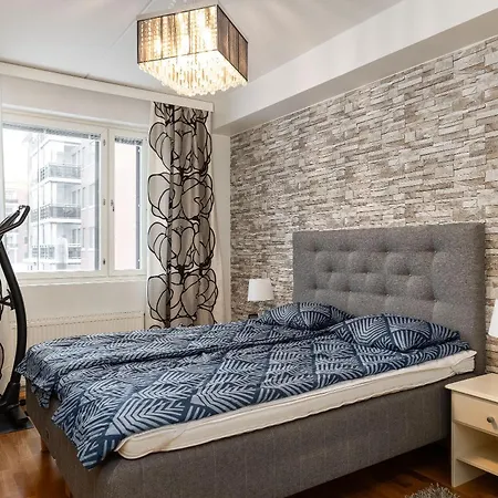 Kokonainen 73 M2, Taeydellisellae Sijainnilla, Ilmainen Parkkipaikka Apartamento