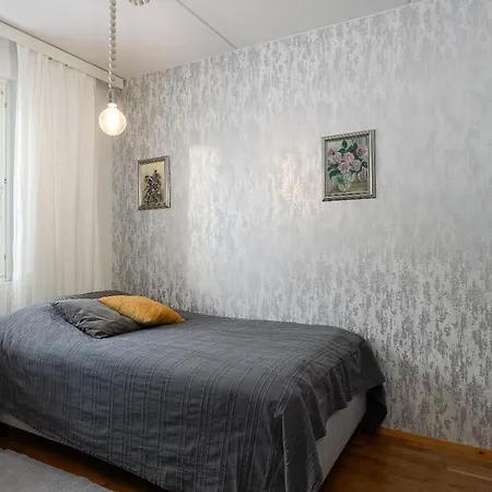 Hennalan Helmi Kokonainen 73 M2, Taeydellisellae Sijainnilla, Ilmainen Parkkipaikka Apartment *